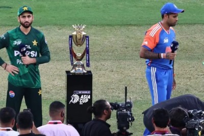पाकिस्तान और PCB ने मानी हार, आखिरकार सौंपी एशिया कप 2025 की ट्रॉफी